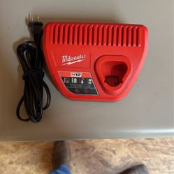 M12 Charger