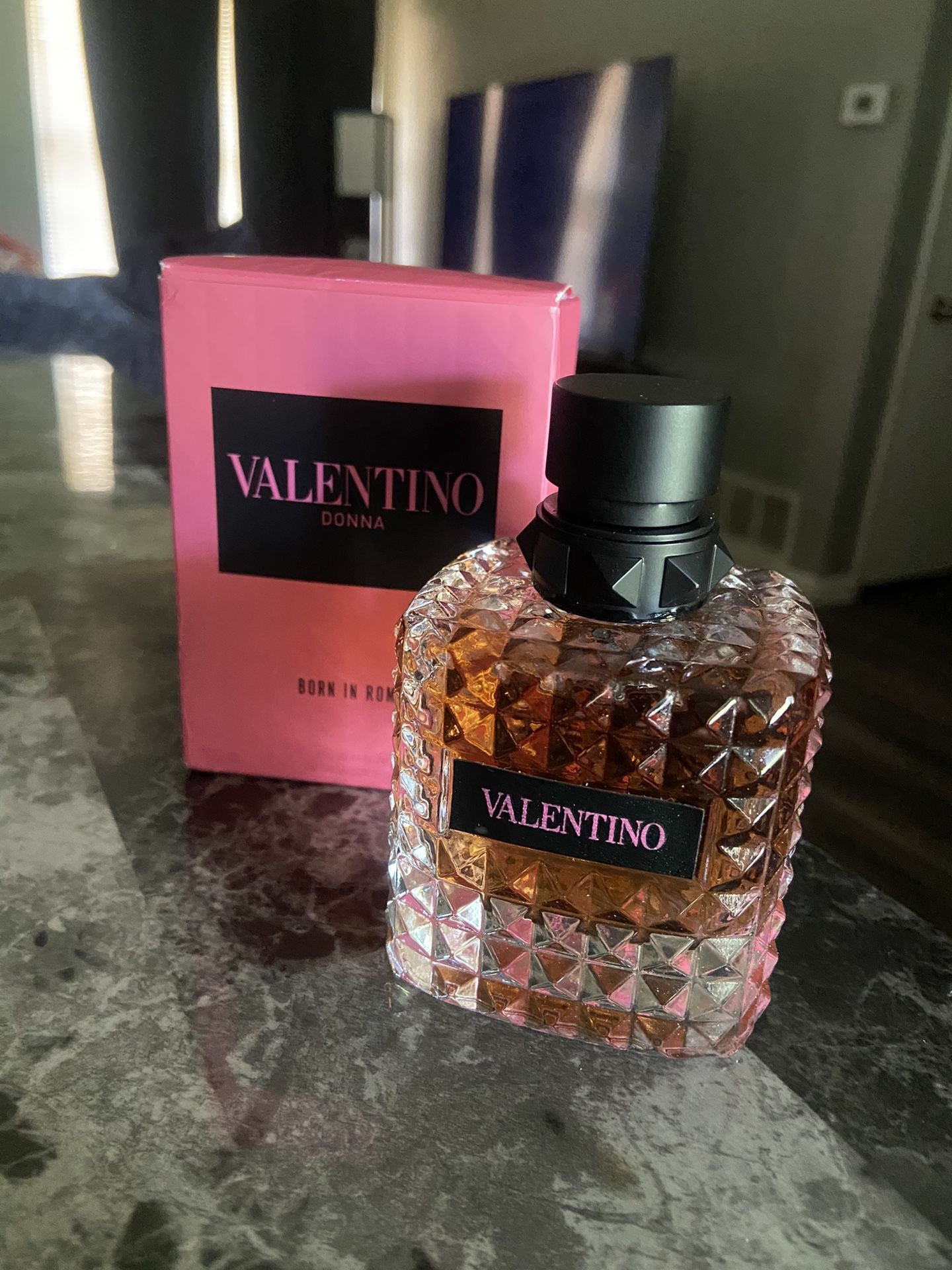 Valentino Born in Roma Donna