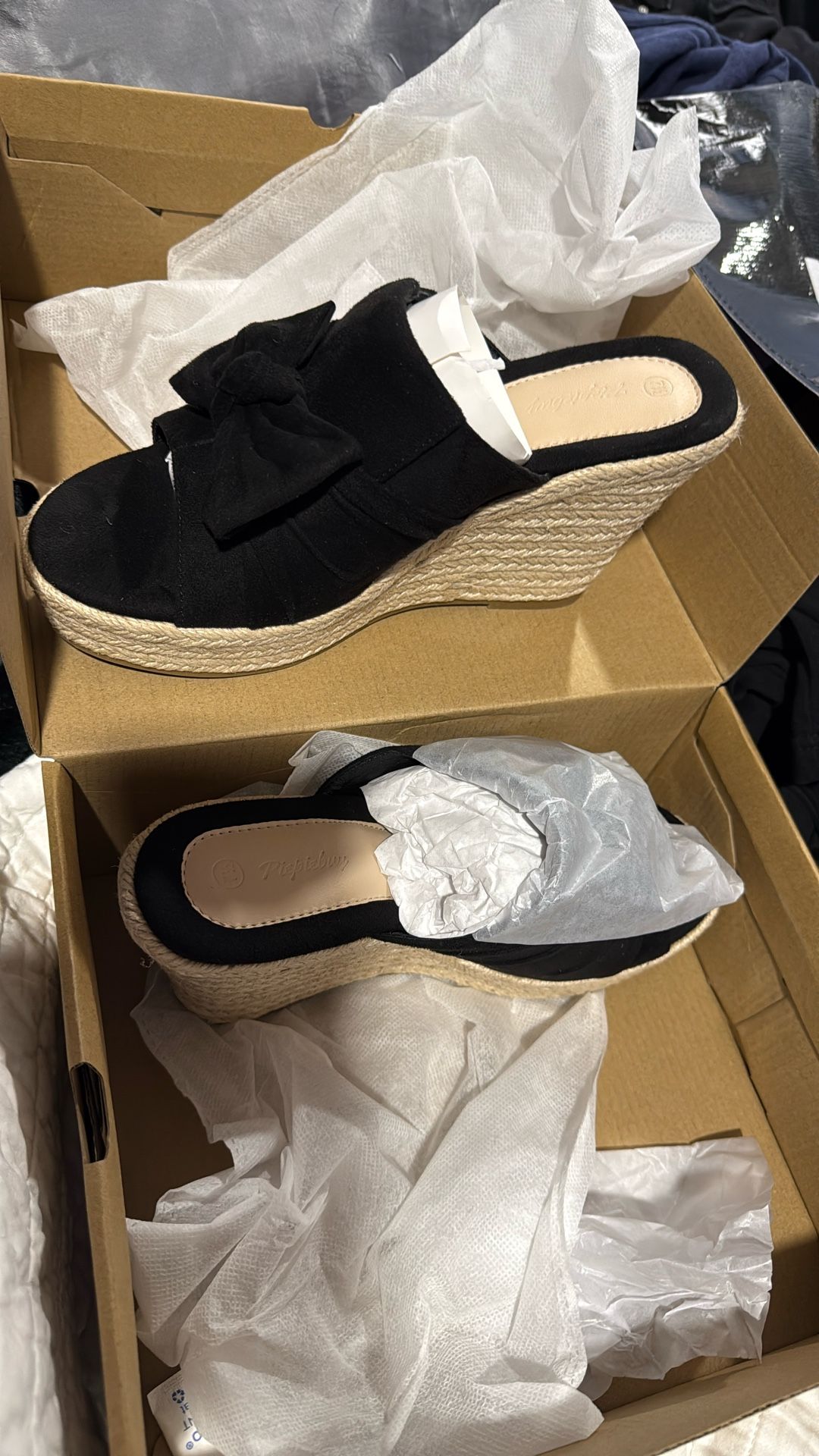 Black Wedges