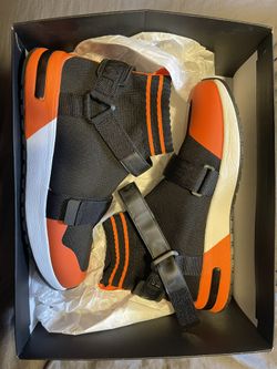Armani Exchange Size 10.5