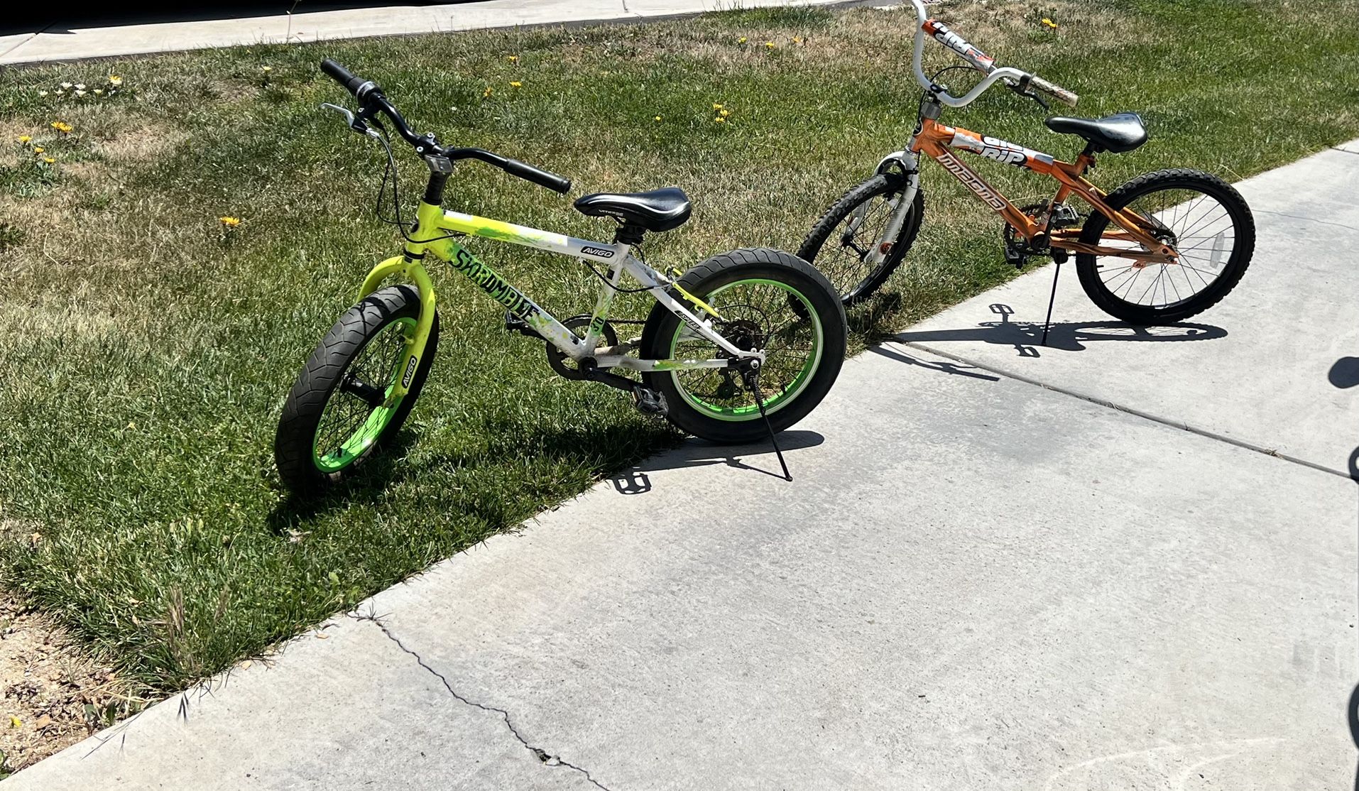 Kids Dirt Bicycles. 20”