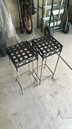 Metal plant stand