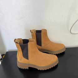 Women’s Timberland  Boots Size 8.5
