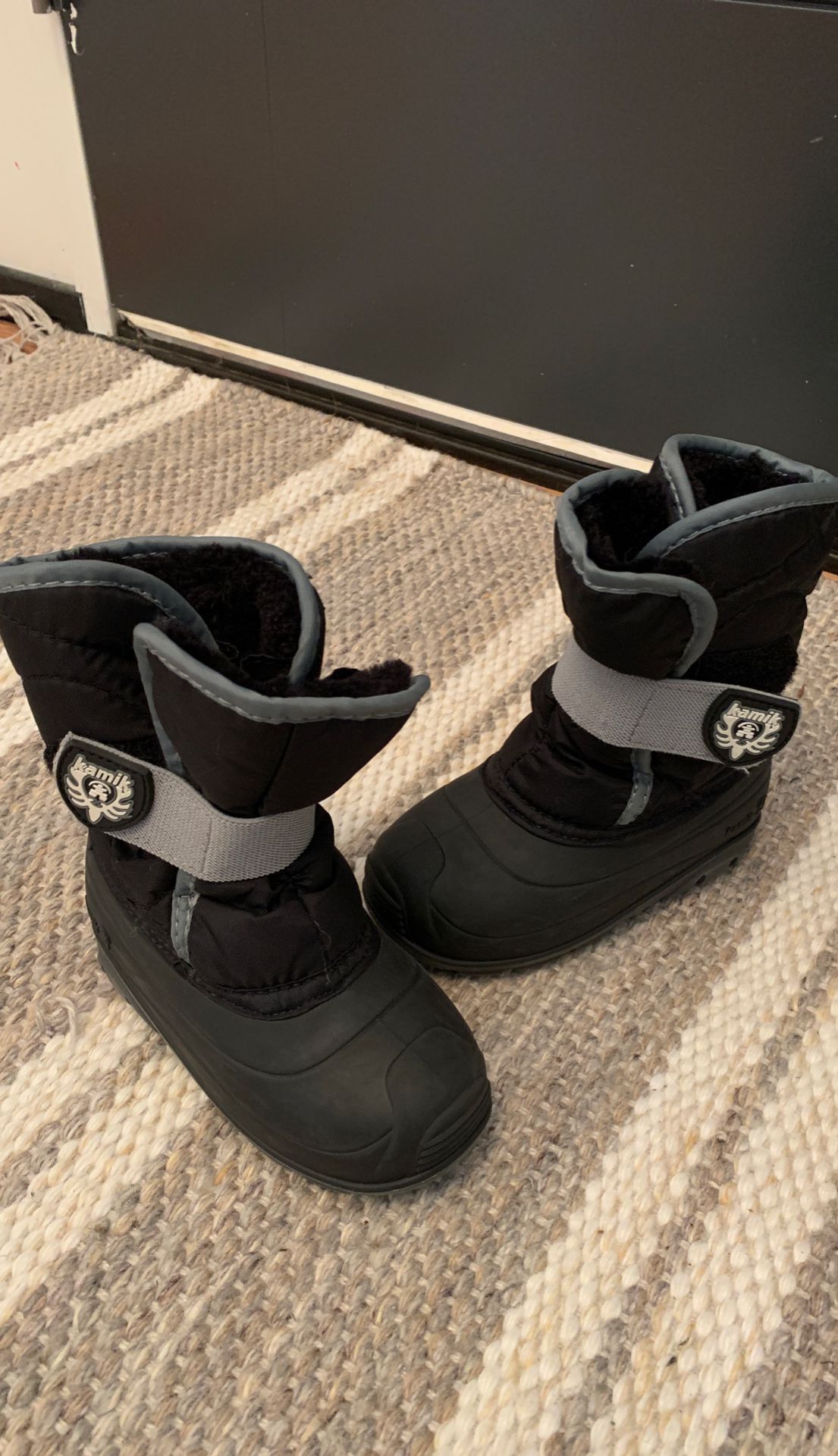 Kids Kamik Snow Boots Size 8