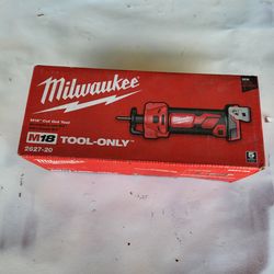 Milwaukee m18 drywall router