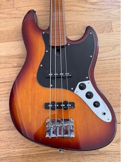 Marcus miller Fretless Sire Bass electric