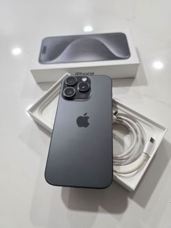 Iphone 15pro unlocked batery 87%