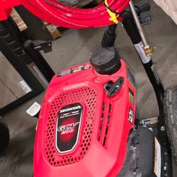 Pressure Washer 3300psi New In Box With 2.5 Gpm Honda Motor Asking $295