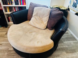 Oversized Round Swivel Cuddle Chair