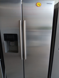 Samsung Side‑by‑Side Fridge – Stainless, Ice/Water Dispenser
