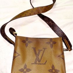 LV “OnTheGo” Shoulder Bág