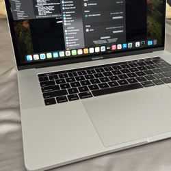 2019 15" MacBook Pro 32GB RAM 512GB SSD Cycle count 203 (paid 3000$)