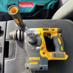 DEWALT 20V MAX XR Cordless Brushless 1 in. SDS Plus L-Shape Rotary Hammer (Tool Only)