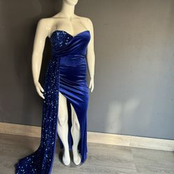 NEW DRESS SIZE MEDIUM 