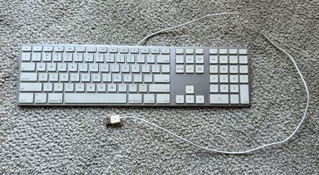 Apple Wired Keyboard