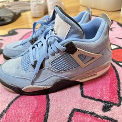 Air Jordan - UNC 4s SIZE 7 