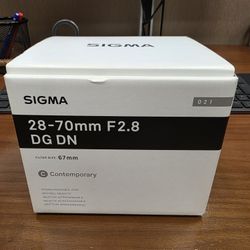 Sigma 28-70 DG DN lens E mount for Sony Cameras Mint condition