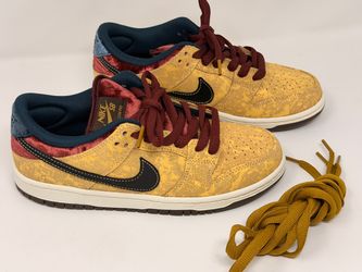 Brand New Nike SB Dunk Low "City of Cinema" - men’s size 6 – women’s size 7.5
