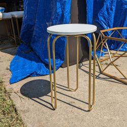 HOMEGOODS 22" END TABLE 