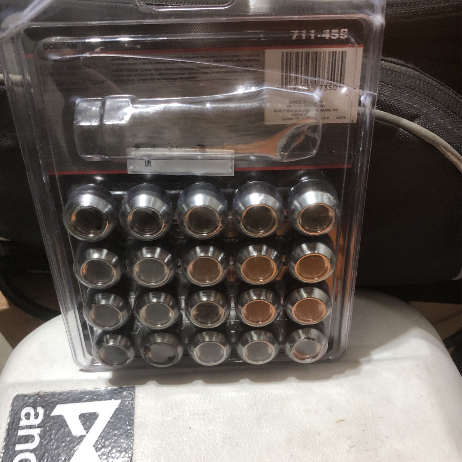 Spline dash drive wheel lock kit acorn nuts tapered seat M 12–1.25