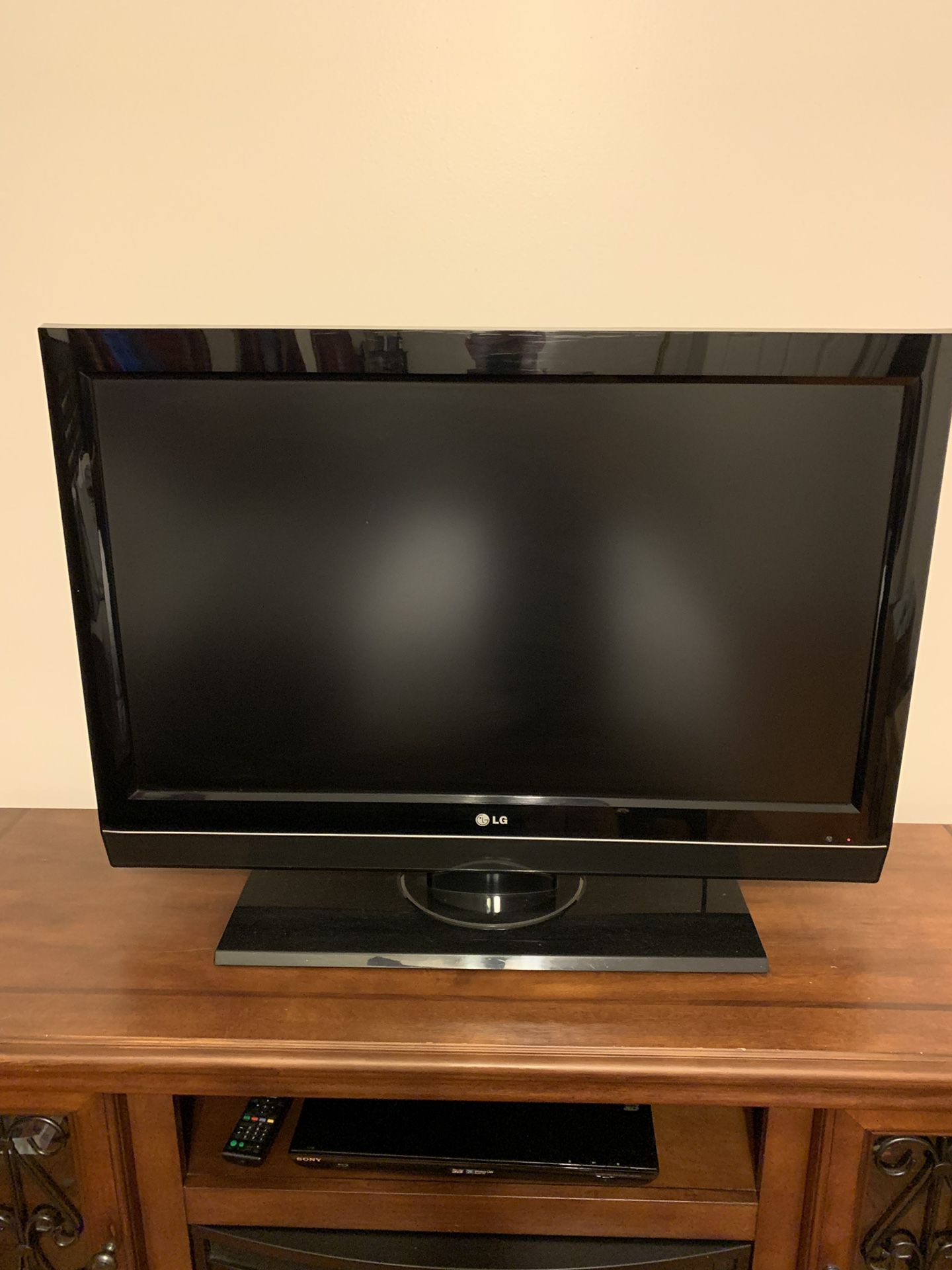 37 Inch LCD TV