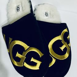 UGG MEN'S Logo SLIPPERS (size 8)