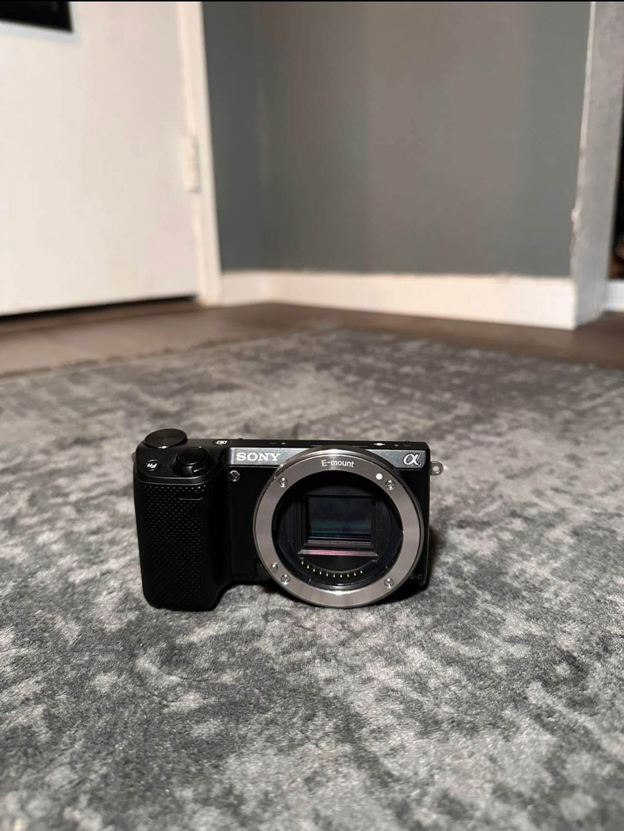 Sony NEX-5 (body Only)