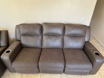 Recliner couch set