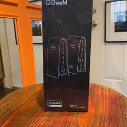 QGeeM Universal USB Docking Station. 