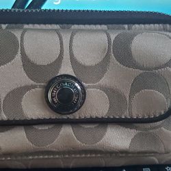 Coach wristlet wallet