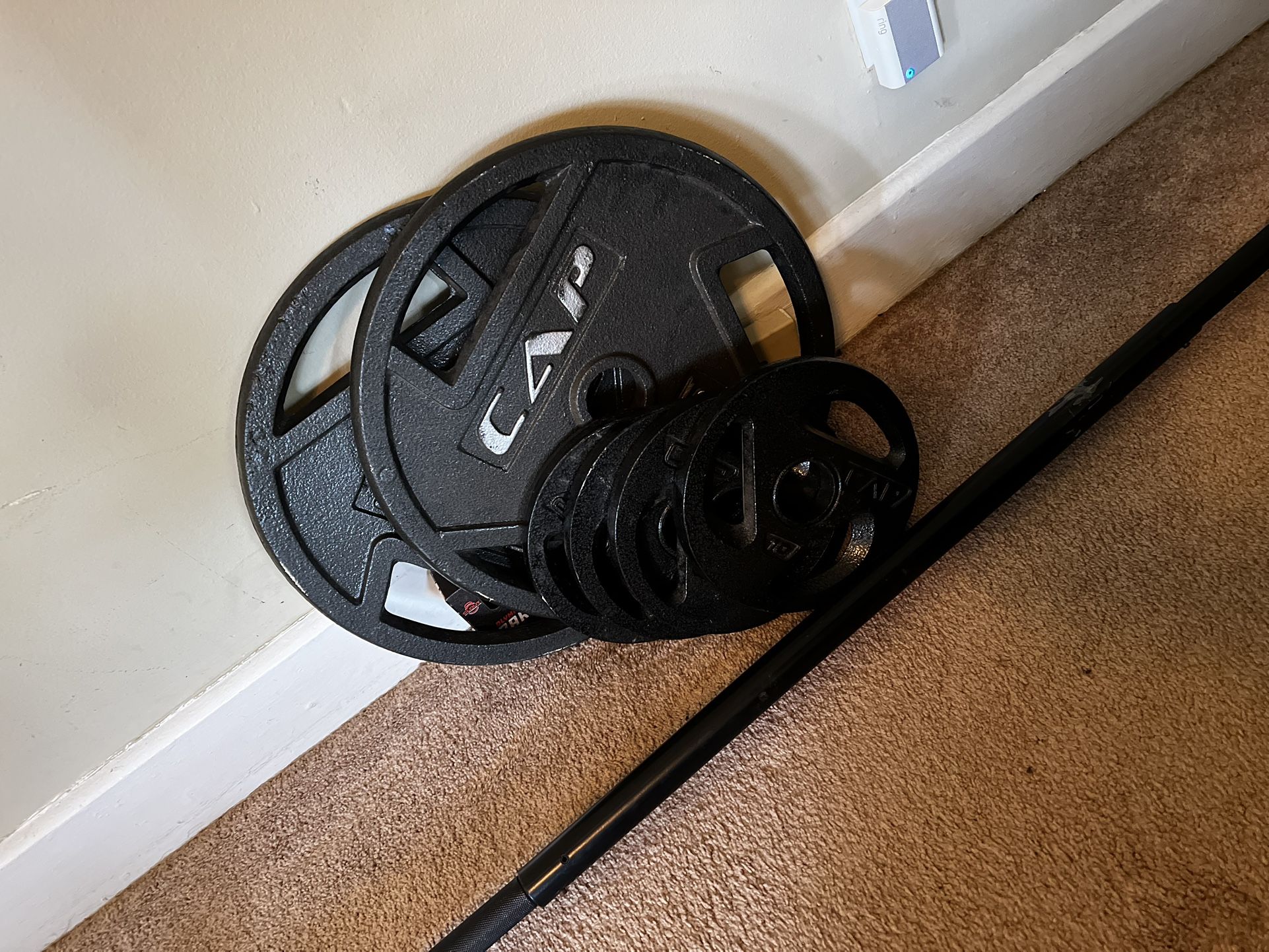 CAP Weight Plates And Weight Bar!! 2-45lbs, 4-10lbs, Weight Bar 45lbs 2pairs Of Clamps