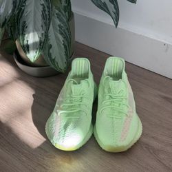 adidas Yeezy Boost 350 V2 | Glow | US 9.5