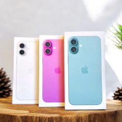 A3083 Plus Apple iPhone 16 Plus 128gb new sealed Unlocked 1yr warranty floor model 