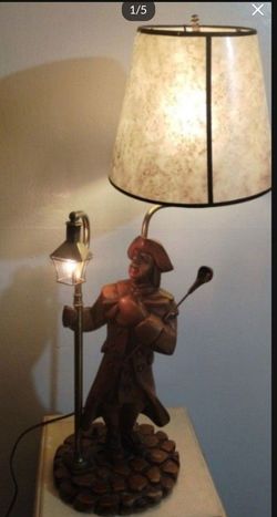 MID CENTURY COLONIAL MAN SCULPTURE TABLE LAMP 32"