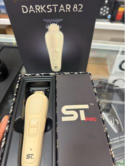 BARBER SUPPLY SUPREME DARKSTAR 82 TRIMMER