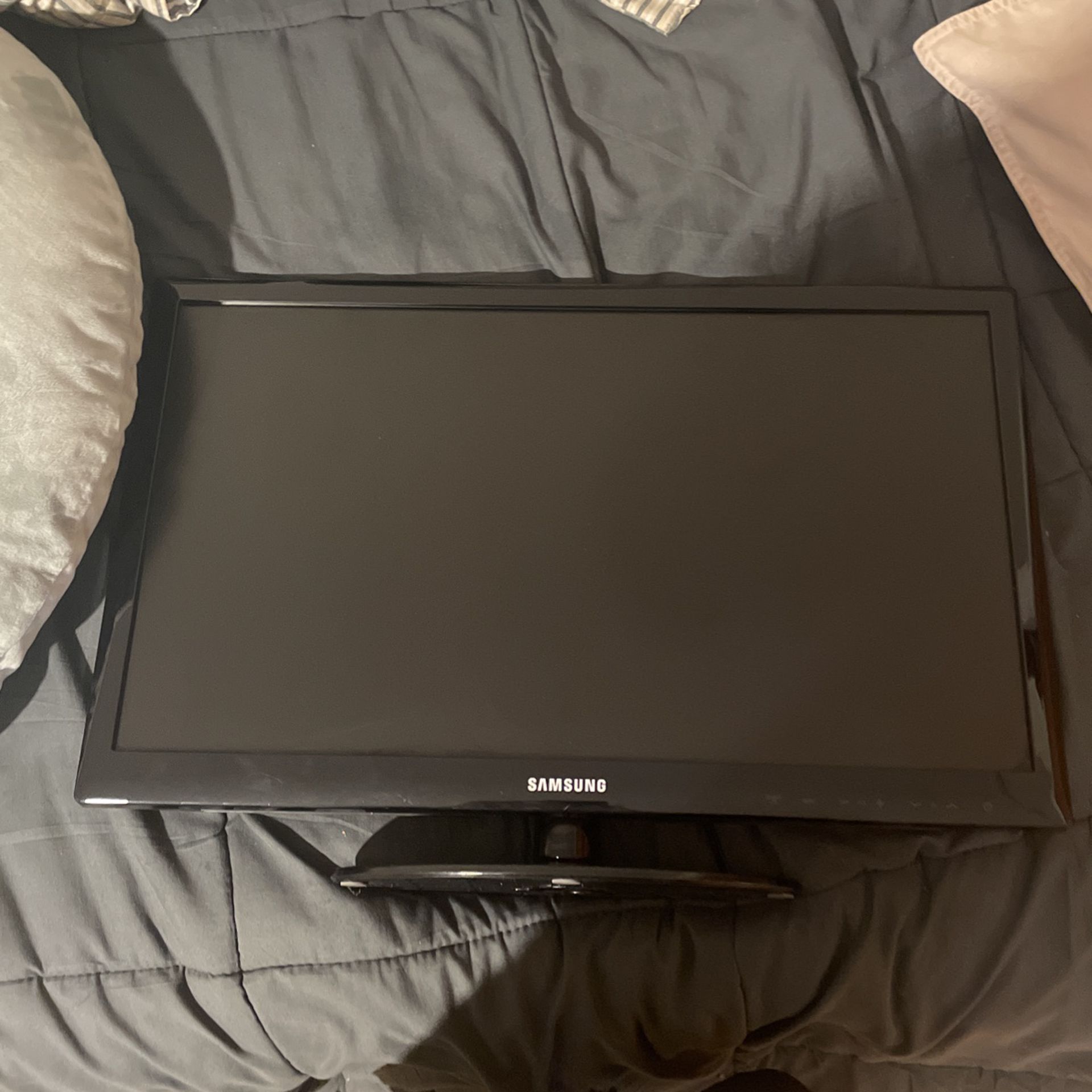 Samsung 20 Inch Monitor/TV WITH POWER CORD