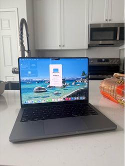 MacBook Pro 2022 14” Space Gray M1 Pro Chip