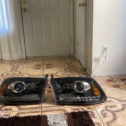 2018 Dodge ram 1500 headlights