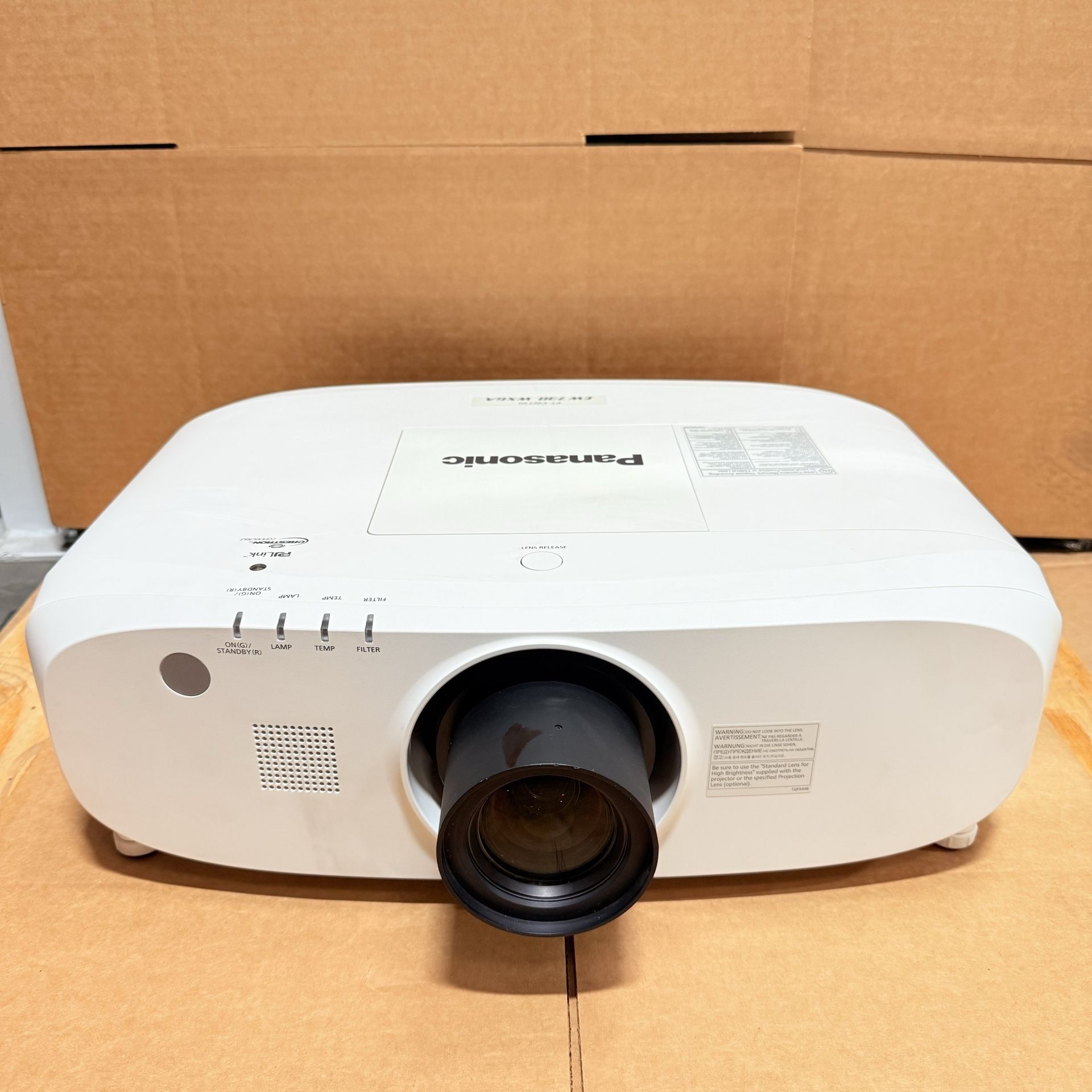 Panasonic Wide Screen Projector PT-EW730 EW 730 WXGA