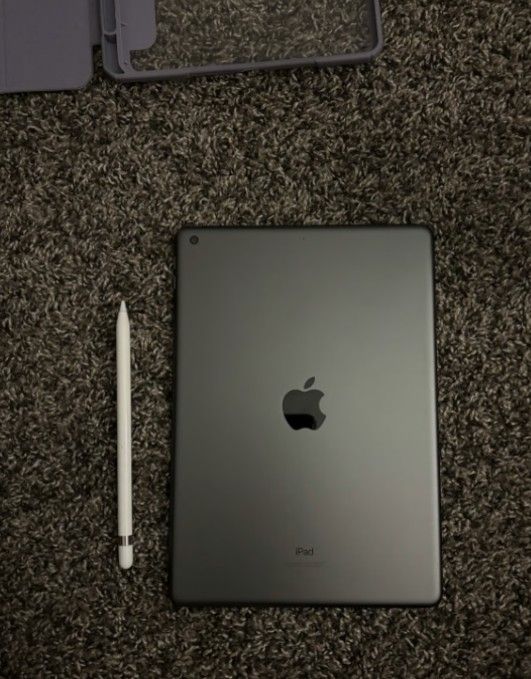 iPad 9th Generation with Pencil + Case