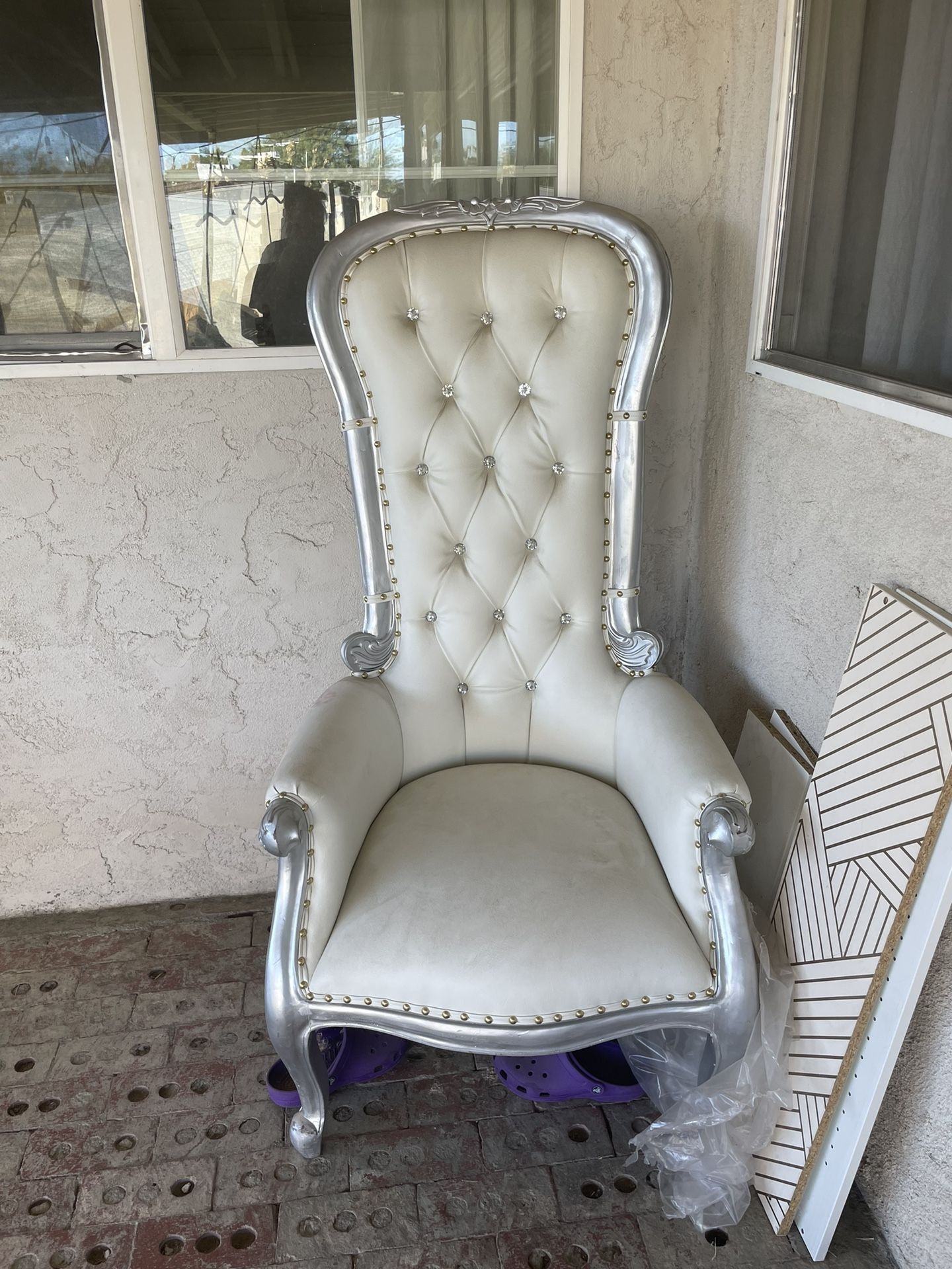 Throne Chair