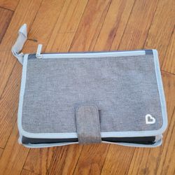 New Diaper Changing Pouch 5$