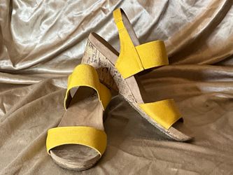 LifeStride Women's Maldives Wedge Sandals, Marigold