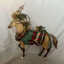 Breyer "Woodland Splendor" Holiday Horse 2016 #700119 - Happy Holidays