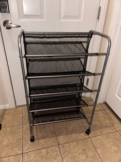 Rolling shoe rack