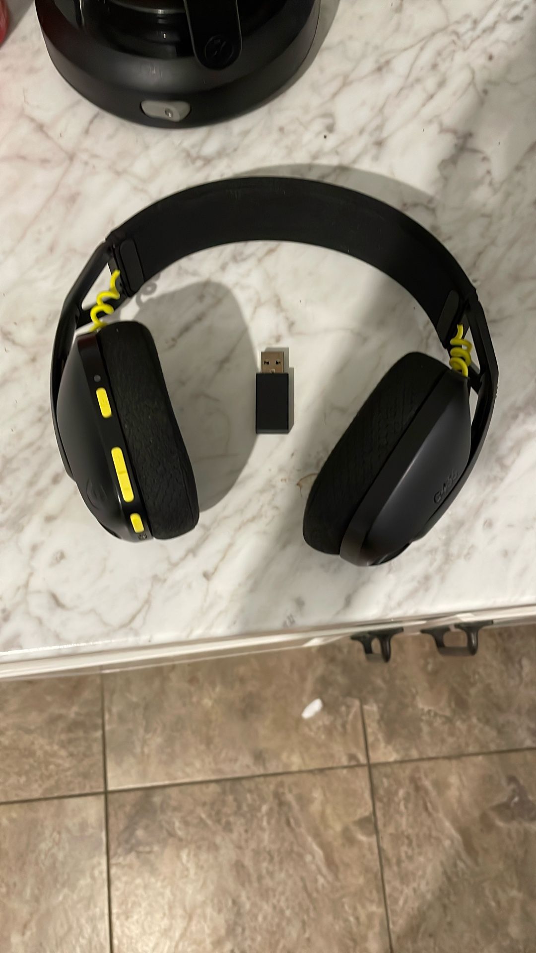 Logitech Wireless Headset Comes With Mic Built In