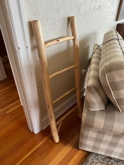 Rustic Wood Decorative Blanket Ladder