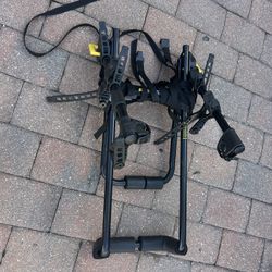 3 place bicycle rack by Saris trunk mount 