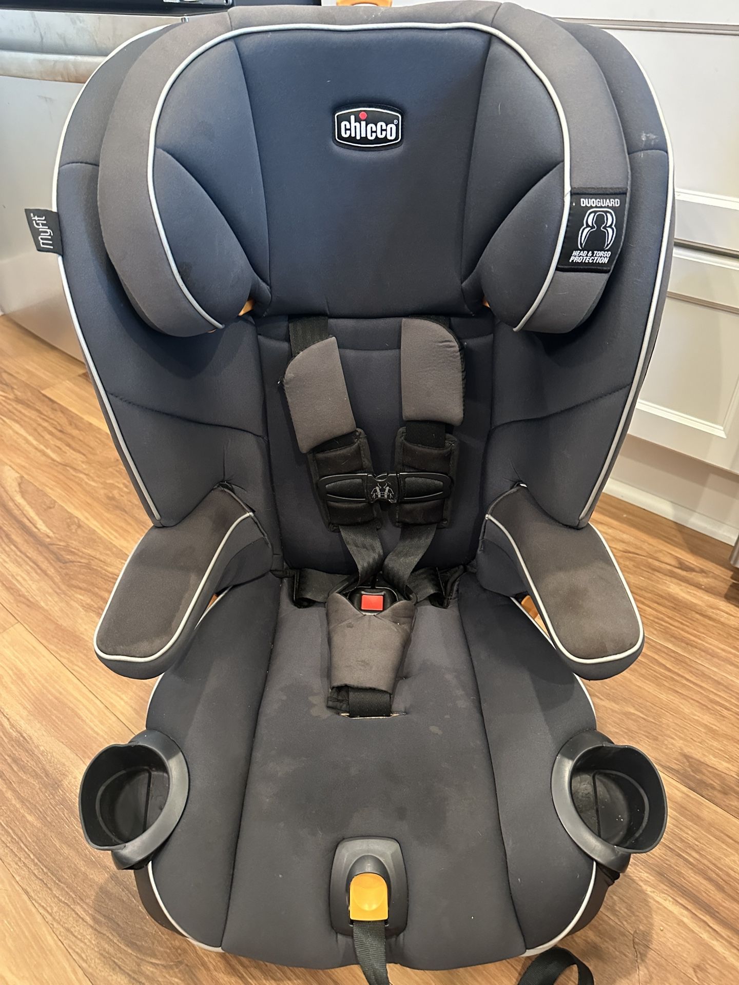 Chicco Myfit Carseat