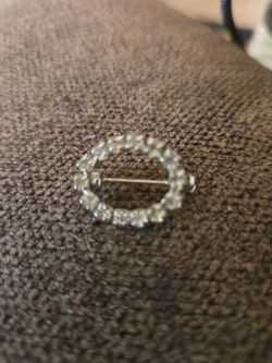 Circle Brooch Pin